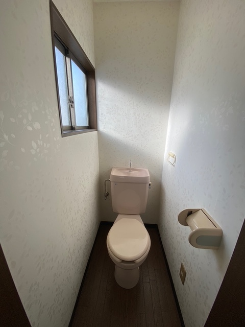 尼崎市富松町４丁目中古戸建のトイレ