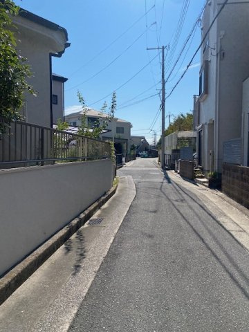 尼崎市富松町４丁目中古戸建の前面道路含む現地写真|交通量の少ない前面道路