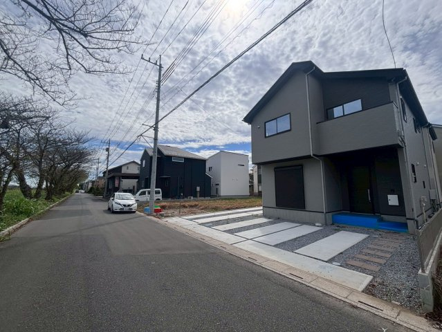 【1号棟】越谷市花田新築戸建ての前面道路含む現地写真