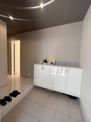 越谷市宮本町新築戸建ての玄関