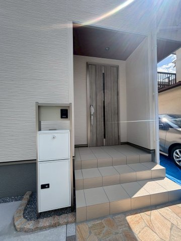 越谷市宮本町新築戸建ての玄関