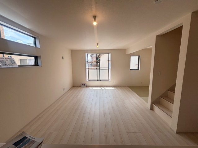 越谷市宮本町新築戸建ての居間・リビング