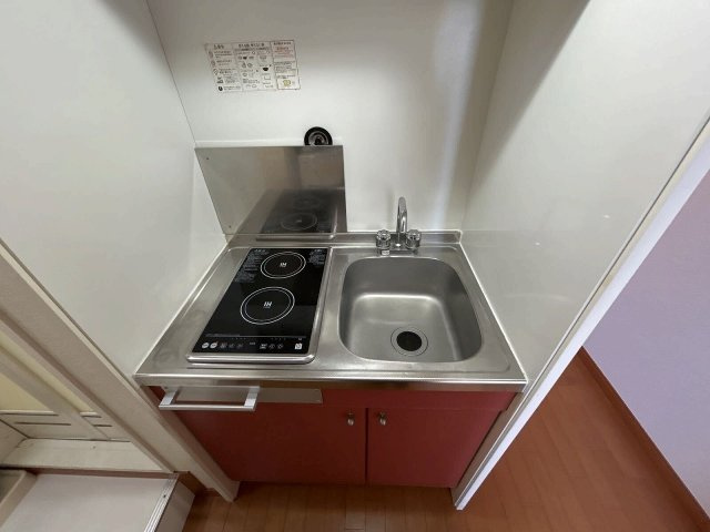 レオパレスグリーン青毛のキッチン