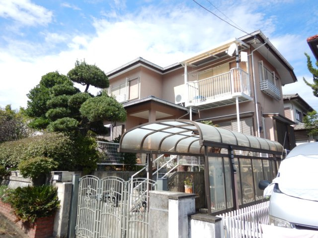 鳩山町楓ケ丘中古住宅の外観