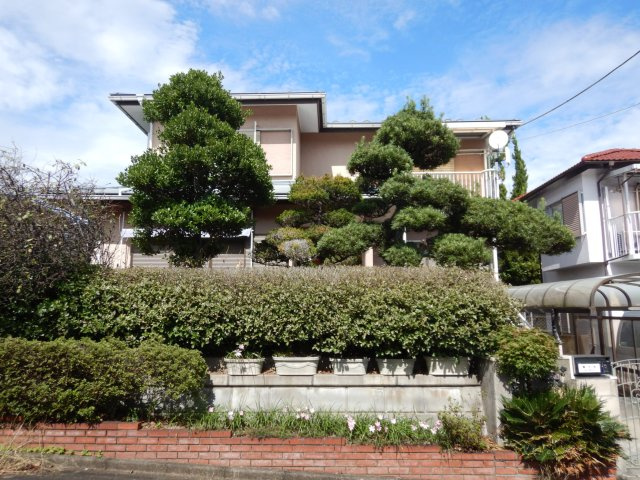 鳩山町楓ケ丘中古住宅の外観