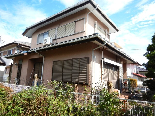 鳩山町楓ケ丘中古住宅の外観