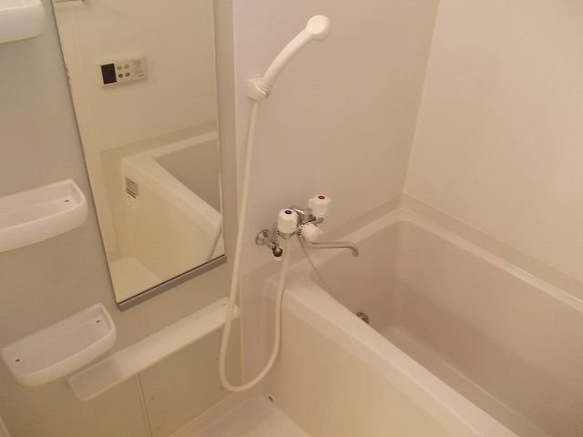 ジュネス・アビタシオンの浴室