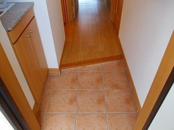 ジュネス・アビタシオンの玄関