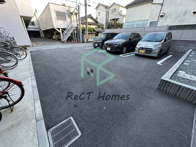 ジラソーレ花影の駐車場