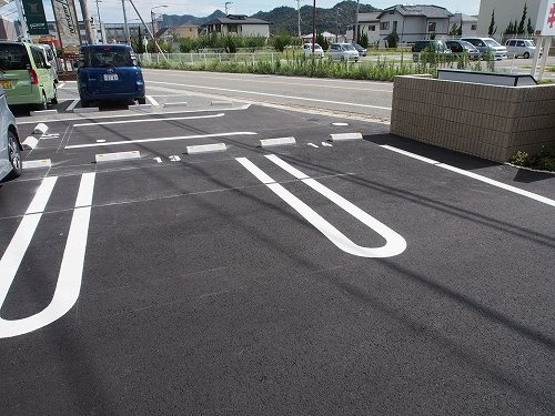 フィレール　デュ　トラジャⅦの駐車場