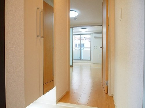 フィレール　デュ　トラジャⅦの玄関