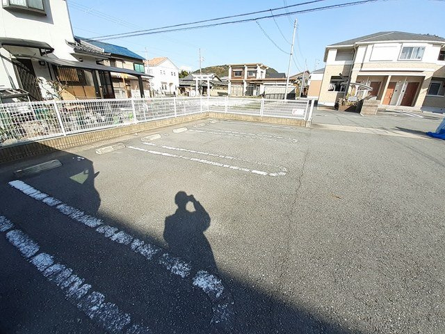 アルマーセンの駐車場