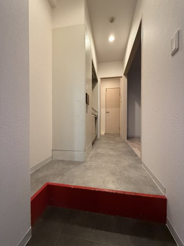 トラストアビコの玄関