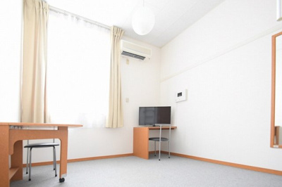 【居間・リビング】 | レオパレスプレシアス | 1階はフローリング仕様です。