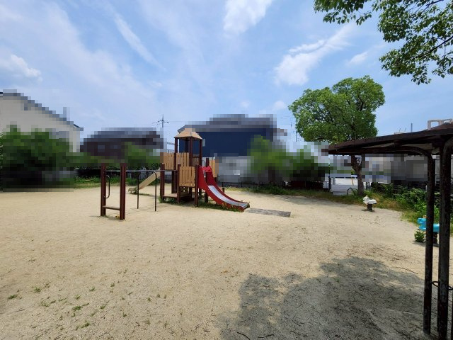 長岡京グリーンマンションのその他|近くには公園があり、小さなお子様のいるご家庭にも安心の住環境です！