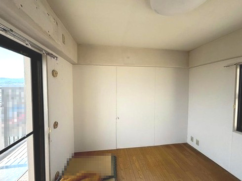 長岡京グリーンマンションの洋室|ルーフバルコニーに出ることが可能です！