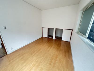 【洋室】 | 和泉市寺田町1丁目戸建 | 中2階部分洋室6帖