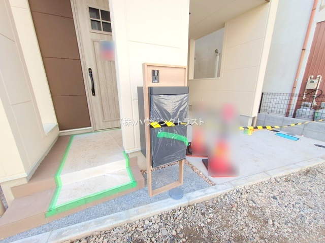 仲介手数料無料　所沢市西所沢2丁目・新築全1棟の玄関