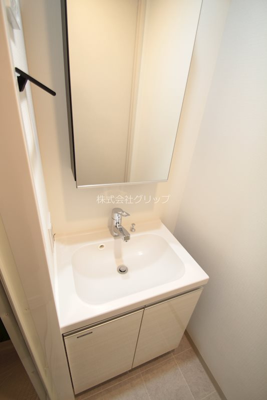 オルタナ横濱阪東橋の独立洗面台