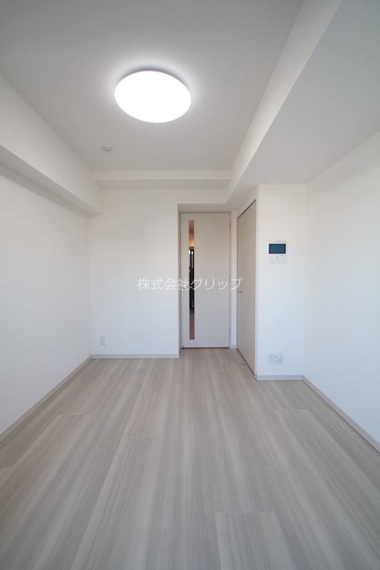 オルタナ横濱阪東橋の居間・リビング