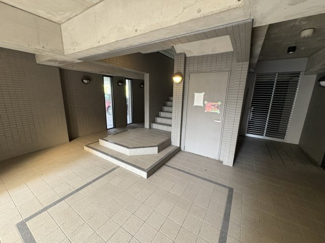 アークパレス誠のエントランス