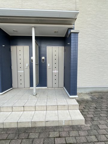 パインコーン　１番館の玄関