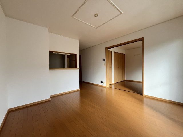 パインコーン　１番館の居間・リビング