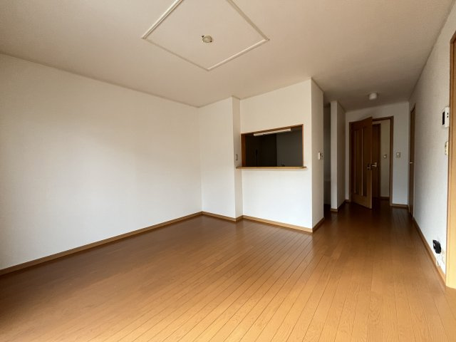 パインコーン　１番館の居間・リビング