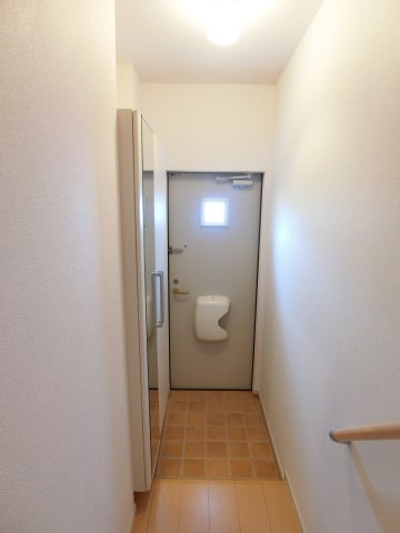 カーサ・アバンツァート　Ｂの玄関|イメージ203号室の写真