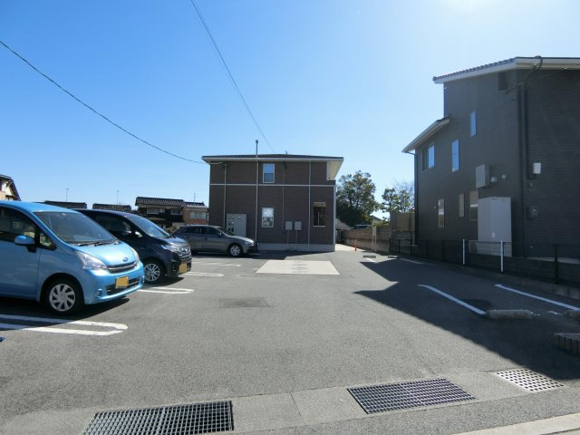 シャルム　Ｃの駐車場