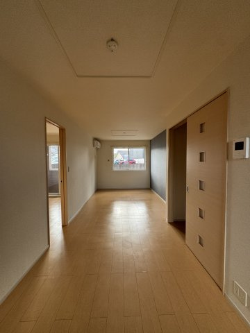 シャルム　Ｃの居間・リビング