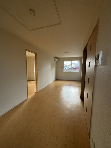 シャルム　Ｃの居間・リビング