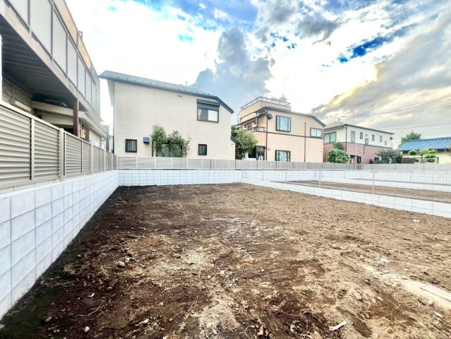 世田谷区上祖師谷5丁目　建築条件無し売地　残1区画の外観|2025.09.29撮影

ご内見希望・資料請求などお気軽にお問い合わせ下さい！
03-5990-5201