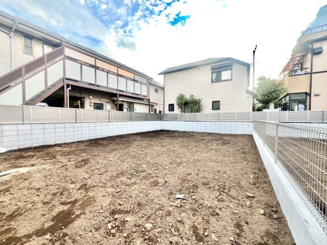 世田谷区上祖師谷5丁目　建築条件無し売地　残1区画の外観|2025.09.29撮影

ご内見希望・資料請求などお気軽にお問い合わせ下さい！
03-5990-5201