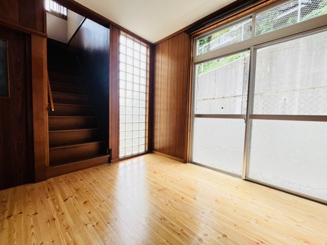 星が丘１丁目戸建の洋室