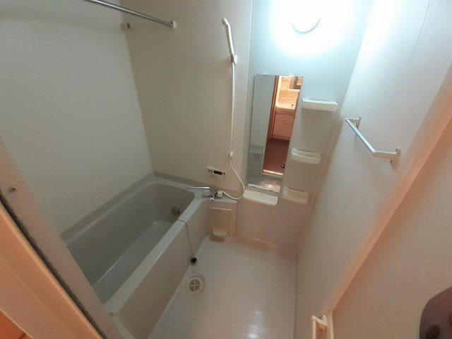 フローラルハイツⅠの浴室|日々の疲れを癒すお風呂付です