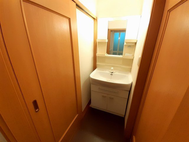 フローラルハイツⅠの洗面所|コンパクトで使いやすい洗面所