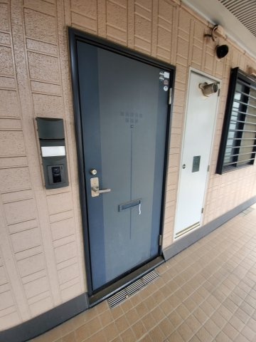 千葉市中央区白旗３丁目の賃貸マンションのエントランス|毎日通るエントランスはこのようになっています