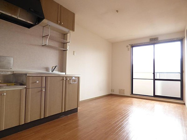 千葉市中央区白旗３丁目の賃貸マンションの居間・リビング|ゆったりとしたリビングです