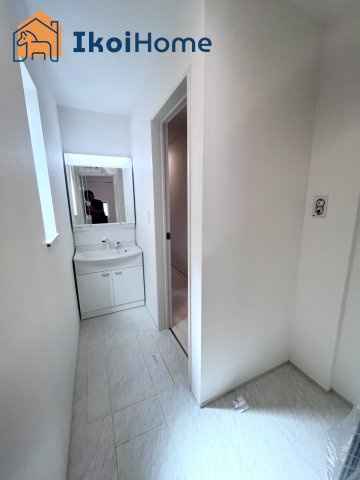 明石市太寺天王町　新築戸建の洗面所|【ホームページに現地動画掲載中】●年中無休：当日予約可●洗面室です。洗濯機置き場もしっかり確保！