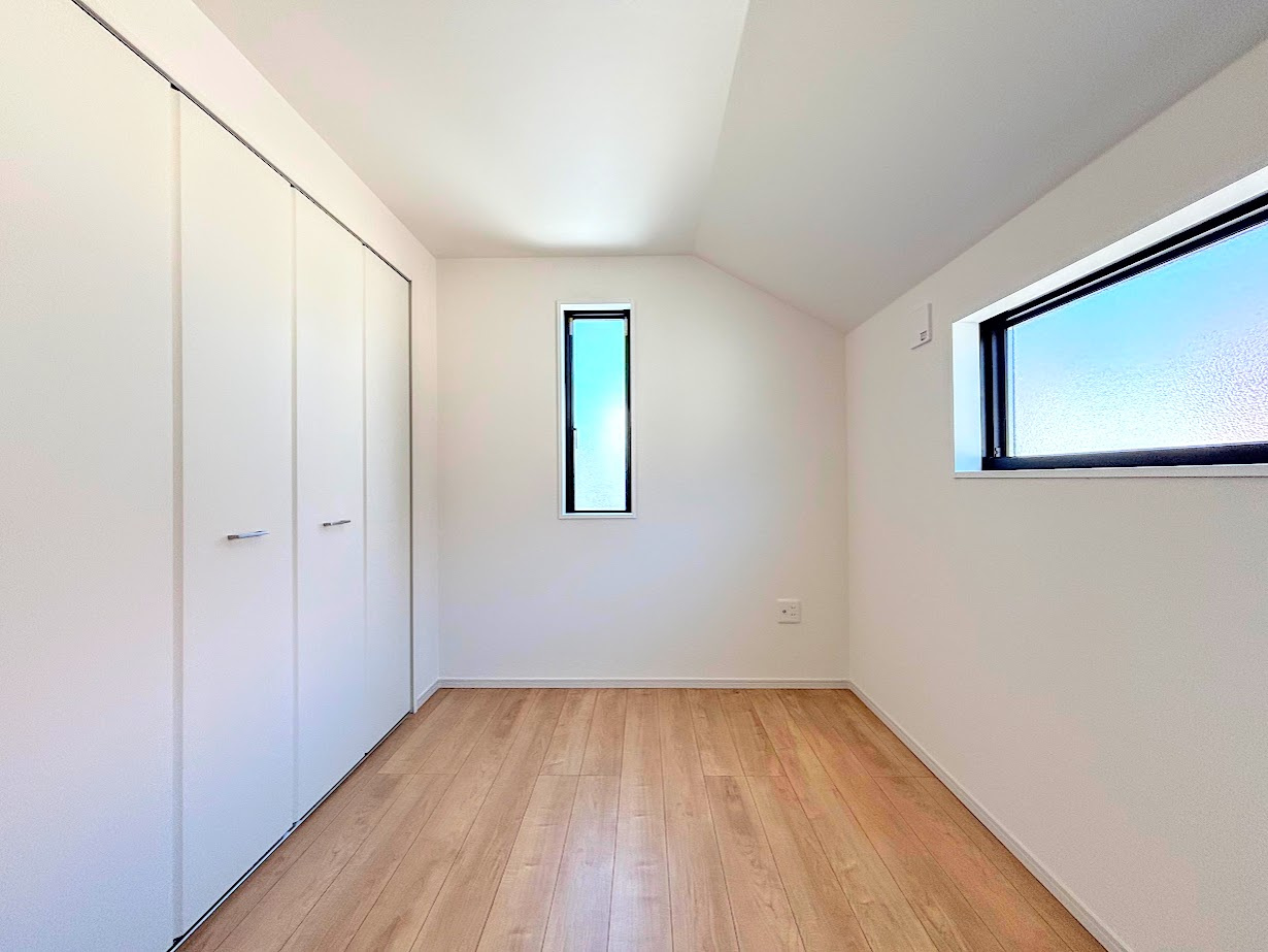 戸塚区平戸2丁目　新築戸建ての洋室|◆気持ちの良い風が室内へ入り込む居室。家具を配置しても広々ご利用いただけます！！
