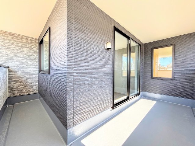 戸塚区平戸2丁目　新築戸建てのバルコニー|◆日当たり良好なバルコニー！毎日のお洗濯にも嬉しいですね！

