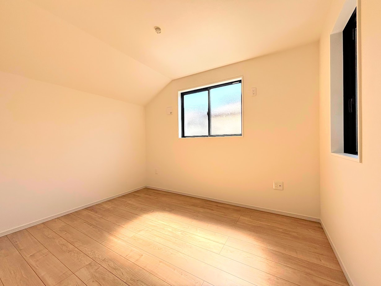 戸塚区平戸2丁目　新築戸建ての洋室|◆感性を育むプライベートルームはシンプルでスマートな空間。好みの空間で読書をしたり、音楽を聞いたりと一人の時間も充実したものにできます。
