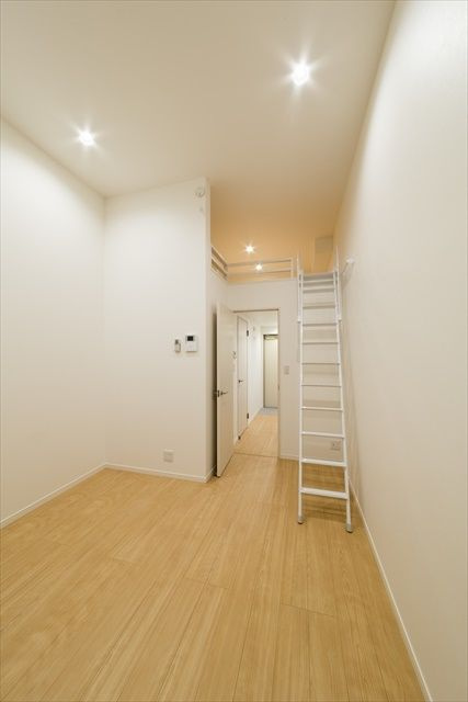 スプリングフォレスト参番館の居間・リビング