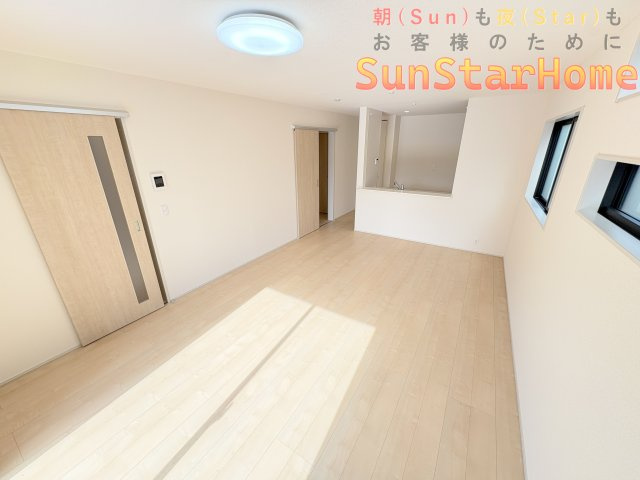 【サンスターホーム】あきる野市草花　新築１号棟の居間・リビング