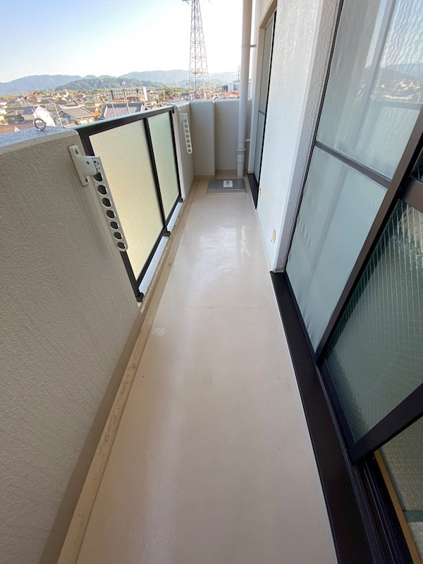 岸和田市上松町の賃貸マンションのバルコニー|バルコニー付きです