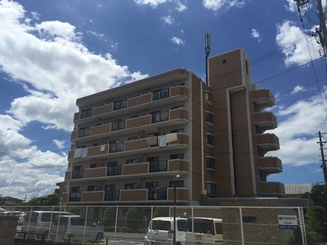 岸和田市上松町の賃貸マンション