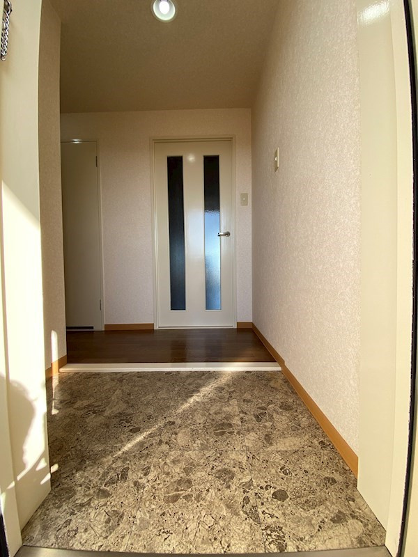 岸和田市上松町の賃貸マンションの玄関