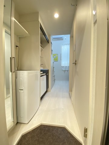 Earthling Regidenceの玄関|別号室イメージの為、現状を優先致します。