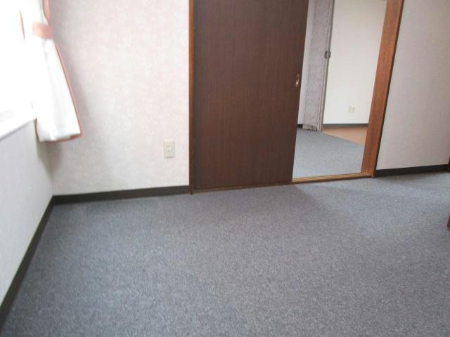 コスモハイツA棟の洋室